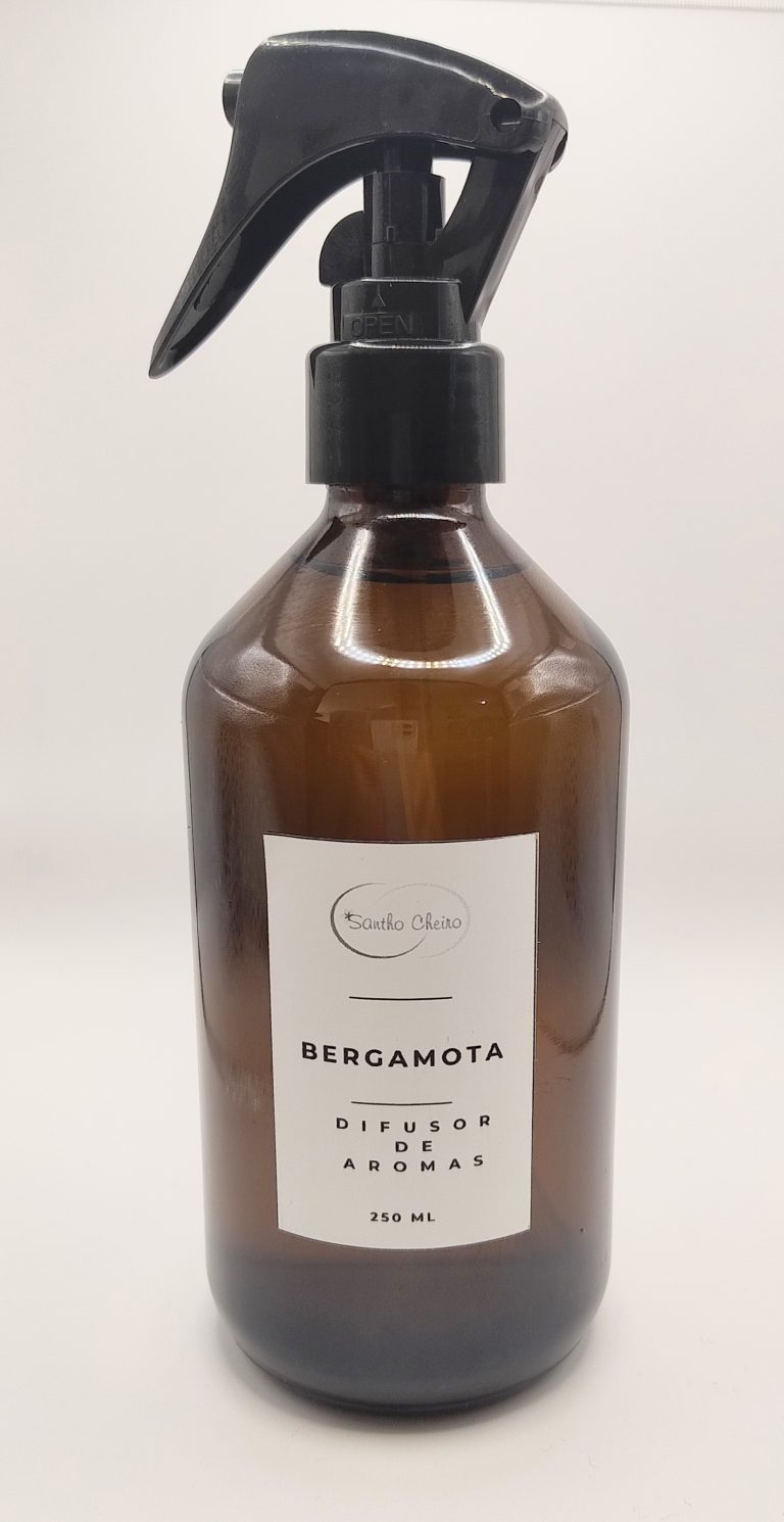 Home Spray Bergamota vidro com 250 mL Composição: álcool de cereais, essência hidrossolúvel e água mineral. Validade: 2 anos